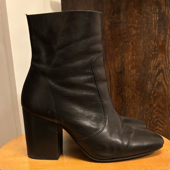 Saks OFF 5th Black Block Heel Pleather Ankle Boots, Women’s size 6 - Picture 4 of 6